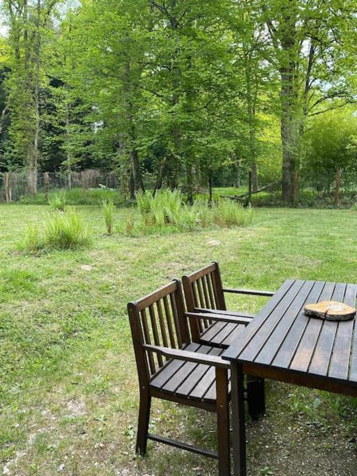 Gite Les Reculons Au Pied Du Lac Les Midoux Exteriér fotografie